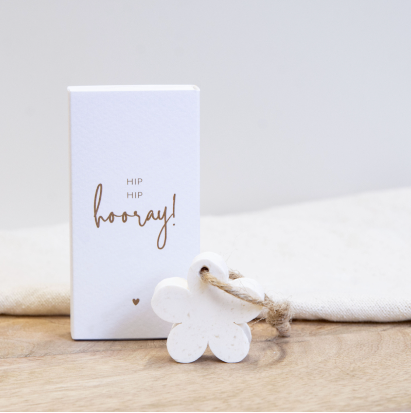 Label2X Mini giftbox met zeepbloemetje hip hip hooray woonaccessoires homedecoratie